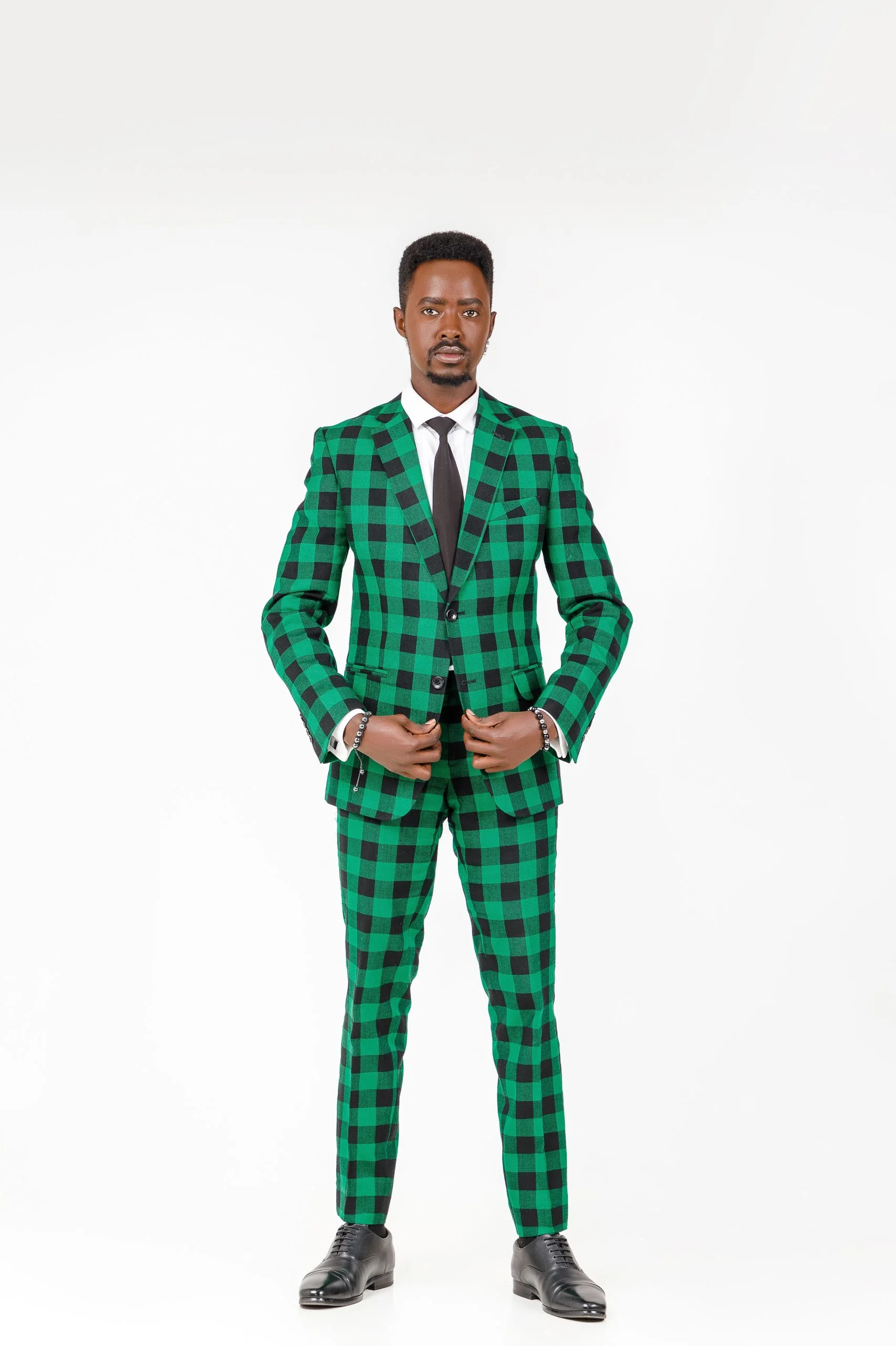 Kuro Full Body Front 1