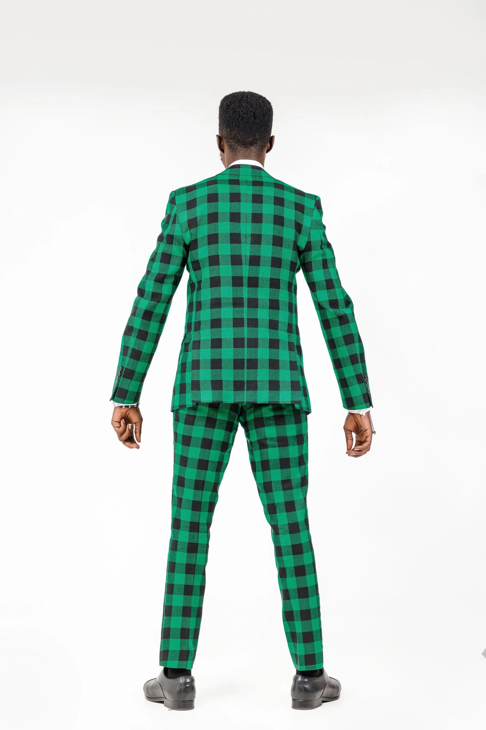 Kuro Full Body back 1